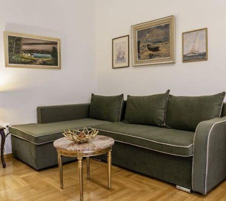 G102 Κεντρικό Πολυτελές Διαμέρισμα Lejlighed Volos Eksteriør billede
